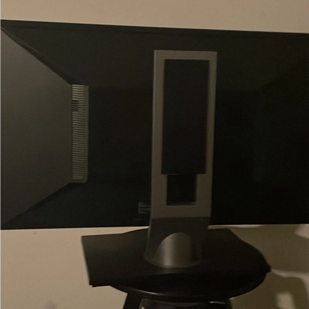 Selling Dell Monitor.